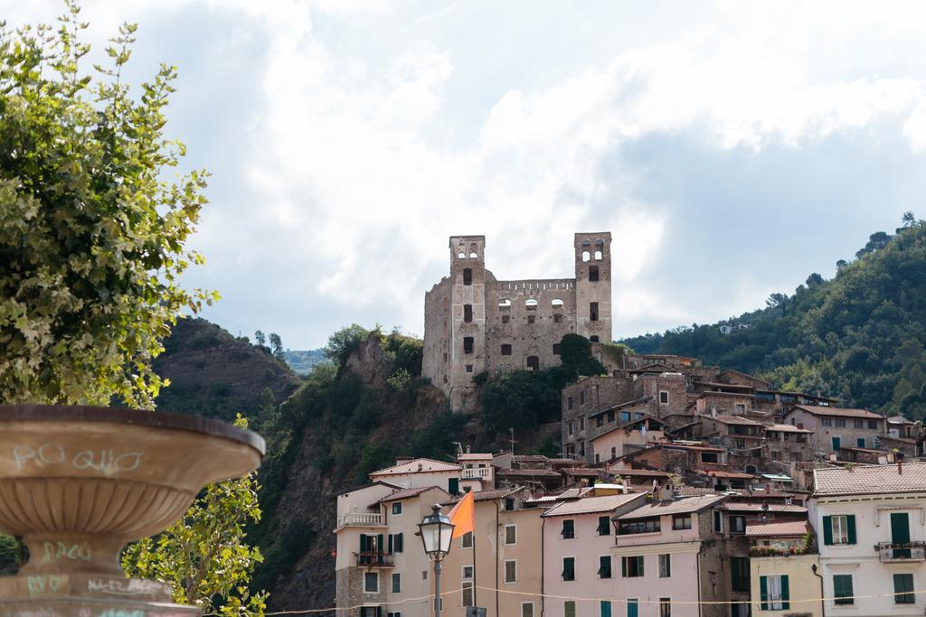 Dussaiga - Camera Delle Rose Dolceacqua Exterior foto